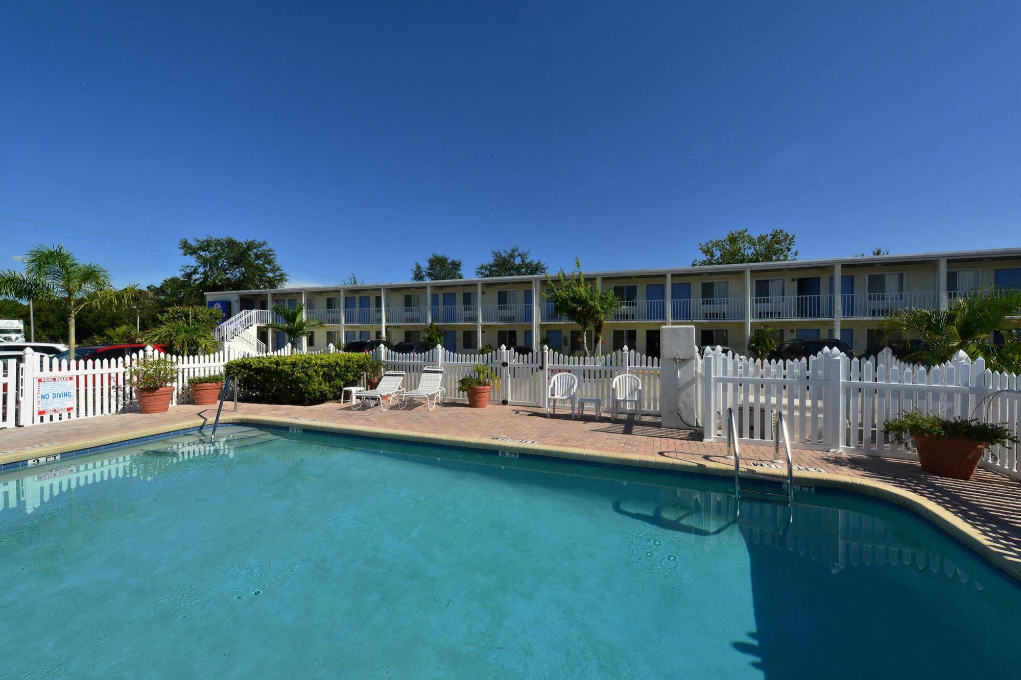 Americas Best Value Inn Bradenton-Sarasota Buitenkant foto